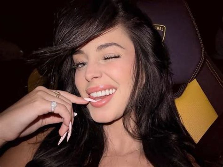 Aishah Sofey (aishahsofey) Nude OnlyFans Leaks (6 Photos) FamedOnes