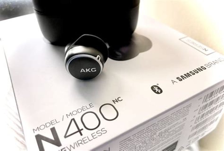 AKG N400 01