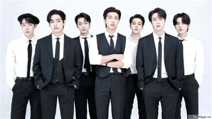 BTS posing for photo