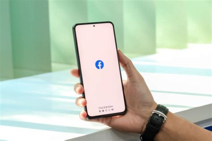 How Does Facebook Work? The Nuts and Bolts [Technology Explained]