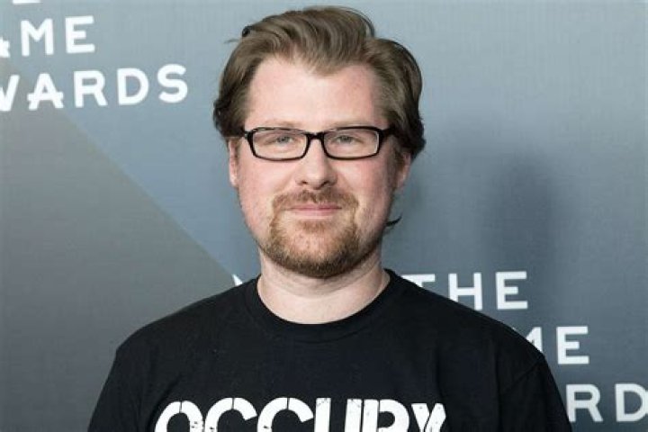 Justin Roiland's Sister Amy Roiland Is Living Happily with Family after