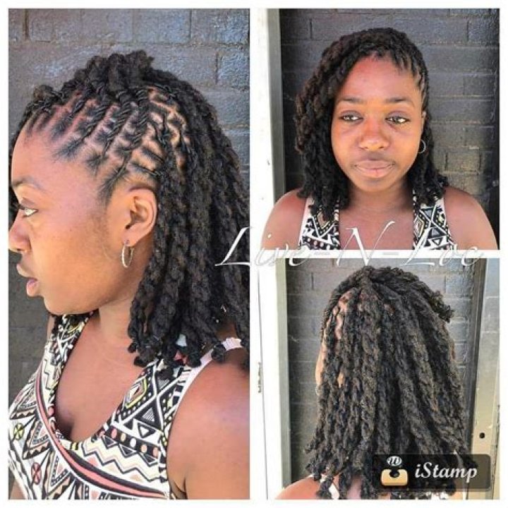 Medium length locs 😍 This loo Dreads styles, Short locs hairstyles
