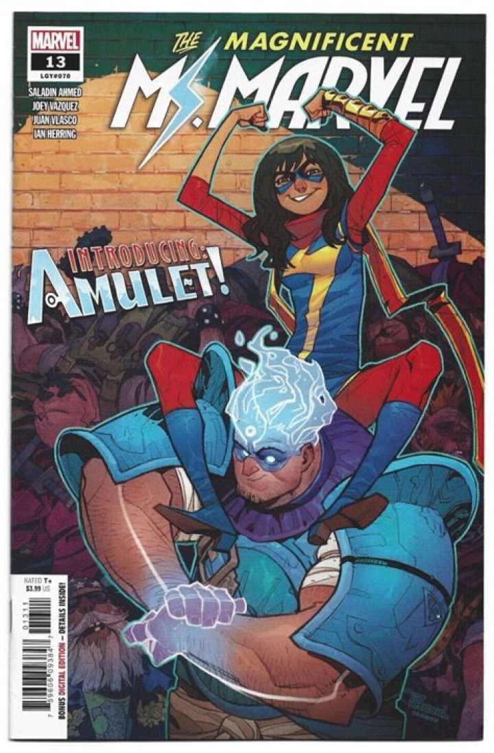 Ms. Marvel and Amulet run from a helicopter on the cover of Magnificent Ms. Marvel #16, Marvel Comics (2020). 