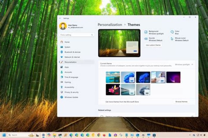 personalization and themes in Windows 11 settings