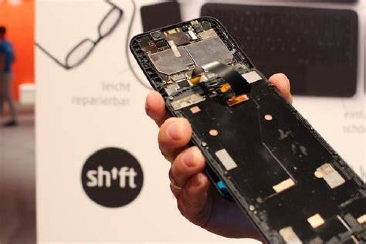 Shiftphone with the display detached