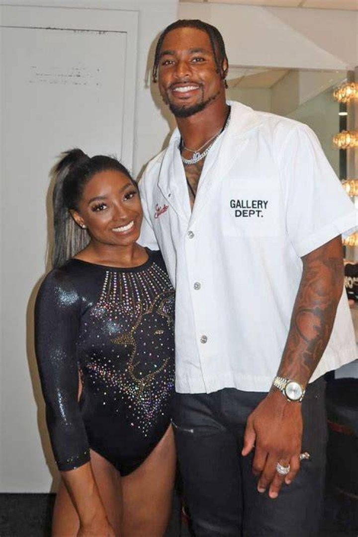 Simone Biles And Husband Jonathan Owens Gave Fans A First Look Inside