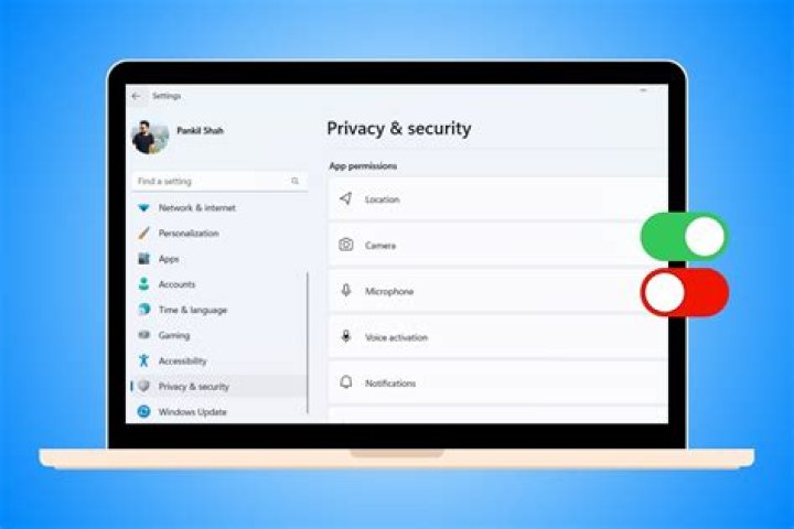 The Privacy Report window from Safari open on a MacBook Pro