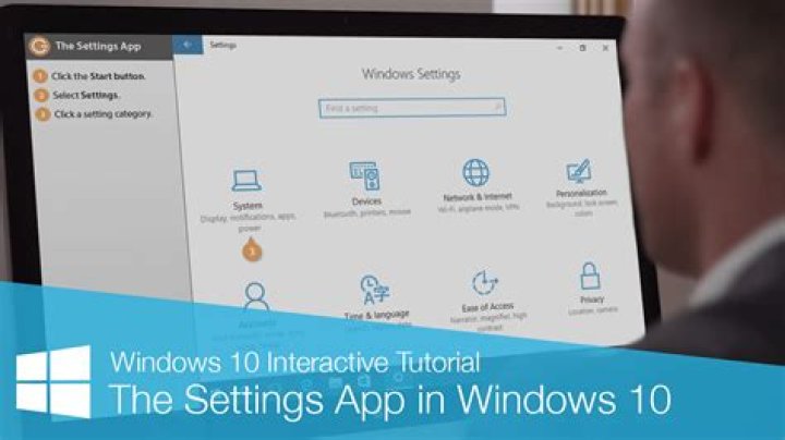Windows 10 Settings app showing the advanced startup option under Update & Security > Recovery.